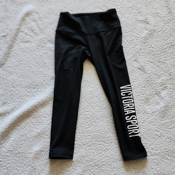 NIKE Black & White Athletic Joggers & VICTORIA SECRET SPORT Black Capri Leggings - Picture 13 of 16